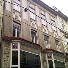 Wohn- und Geschäftshaus