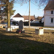 Památník v Lisově