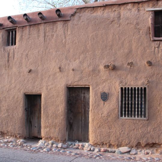 De Vargas Street House