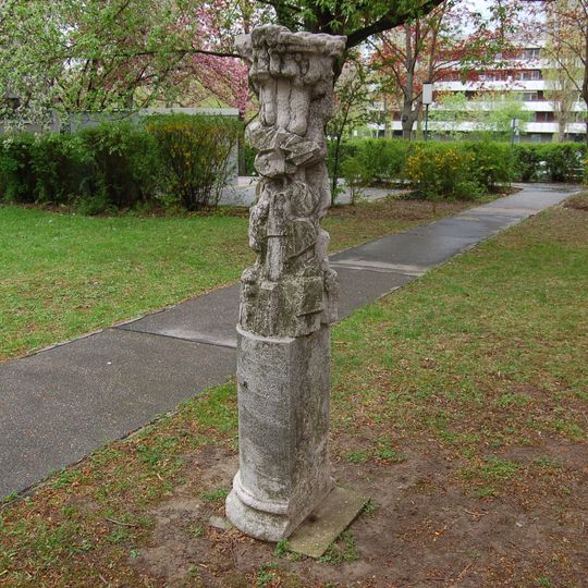 Plastik Flammender Turm