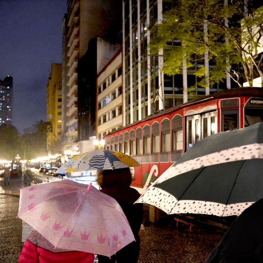 Paisagem Urbana do Trecho da Praça Osório, Avenida Luís Xavier, Rua XV de Novembro e Praça Santos Andrade