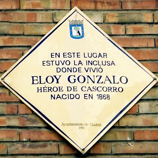 Placa conmemorativa en honor a Eloy Gonzalo