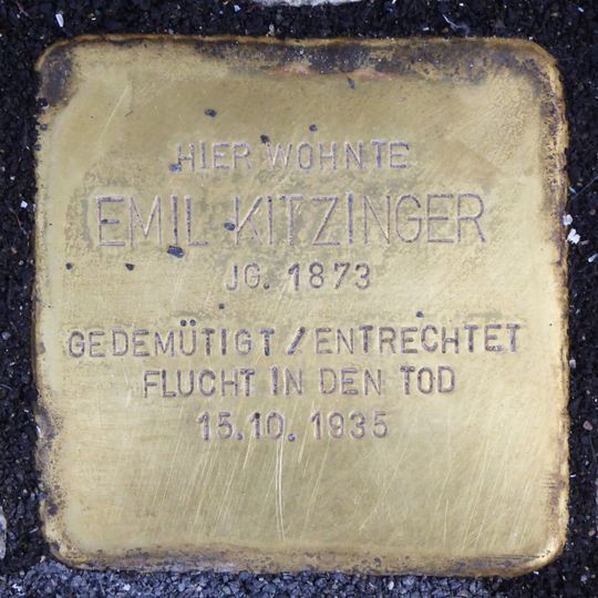 Stolperstein en memoria de Emil Kitzinger