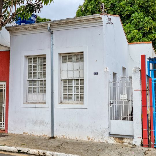 Building at Rua Santa Cruz, 536