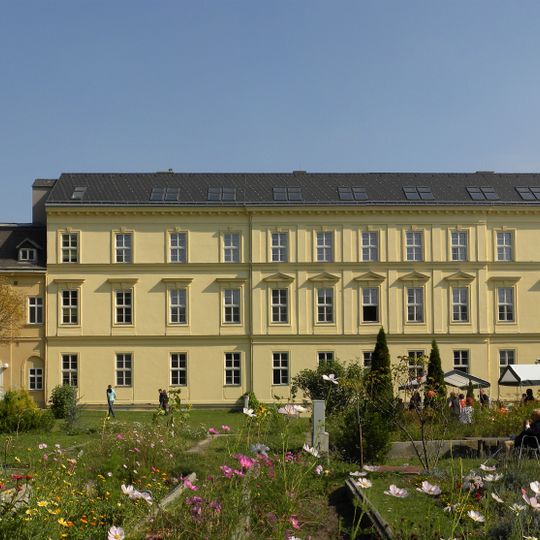 Ehem. Schloss, Bildungshaus der Jesuiten