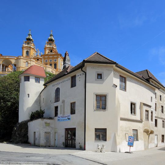 Wohnhaus, Kramerturm und Reste der Stadtmauer