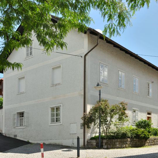 Pfarrhof, ehem. Schule St. Magdalena