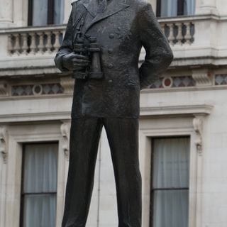 Statue of the Earl Mountbatten