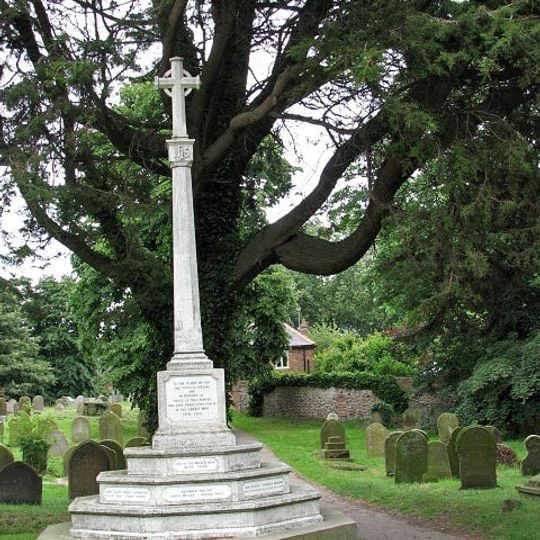 Martham War Memorial, Churchyard of St Mary the Virgin