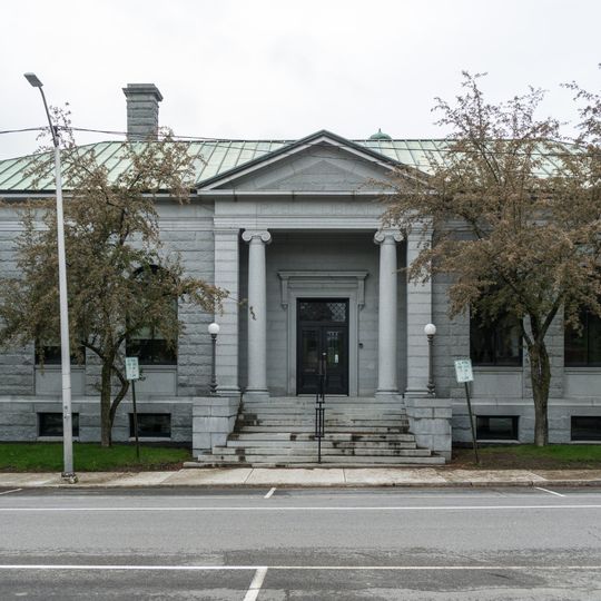Lewiston Public Library