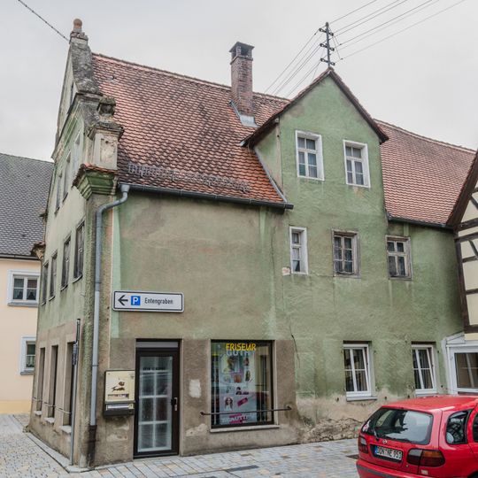 Wohn- und Geschäftshaus