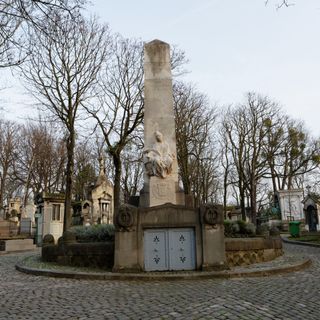 Monument to Municipal Workers killed in the Line of Duty