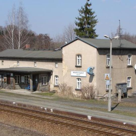 Empfangsgebäude des Bahnhof Mittelherwigsdorf