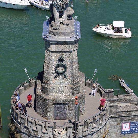 Seehafen Lindau mit Neuem Leuchtturm