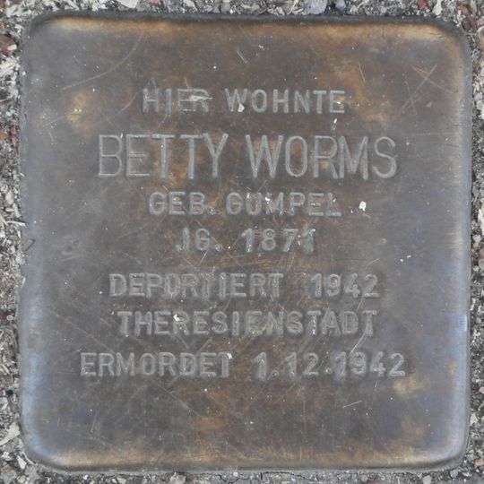 Stolperstein en memoria de Betty Worms