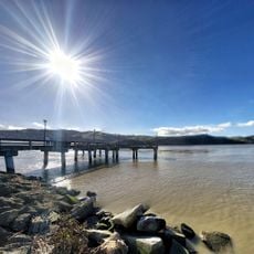 Benicia Bench