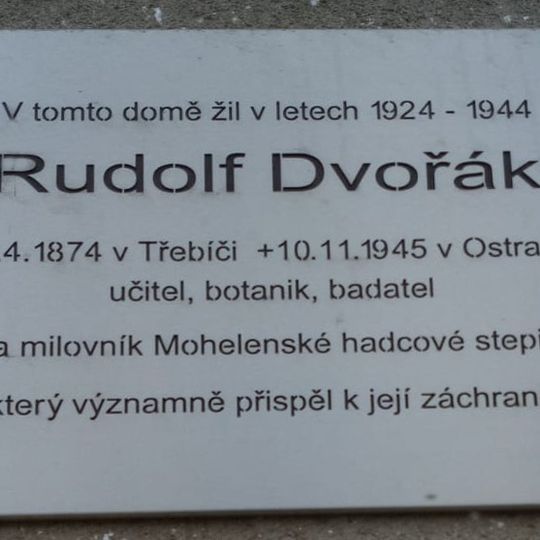 Pamětní deska Rudolfa Dvořáka v Mohelně