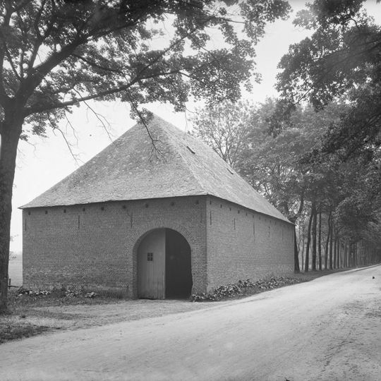 Kasteel Arcen: tithe barn