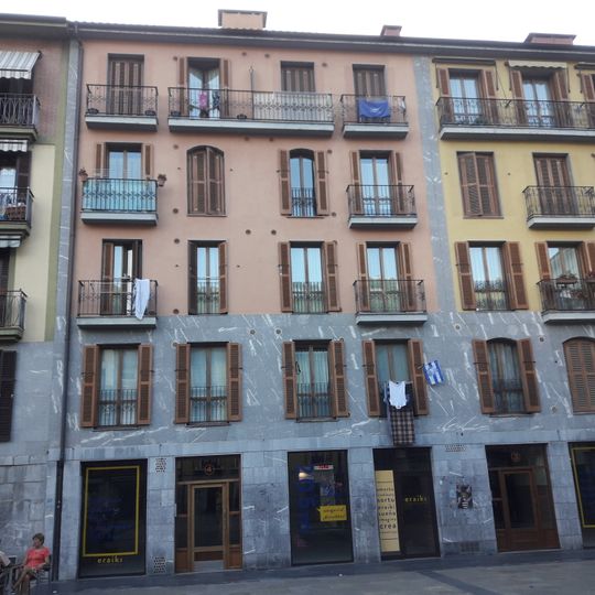 Casa Plaza Berri 4