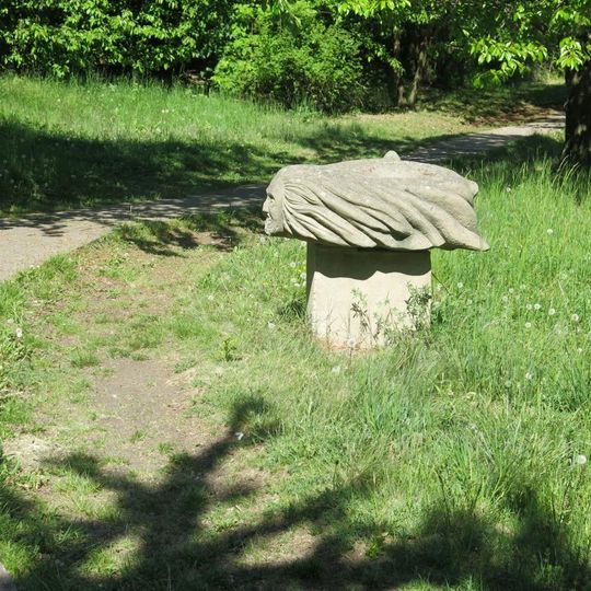 Kamenná plastika Voda u cesty z Radonic do Vintířova