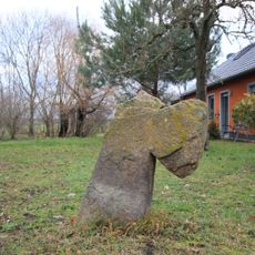 Mord- und Sühnekreuz bei Puschwitzer Hauptstraße 10 (auf Gelände der Gemeindeverwaltung)