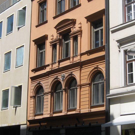 Wohn- und Geschäftshaus