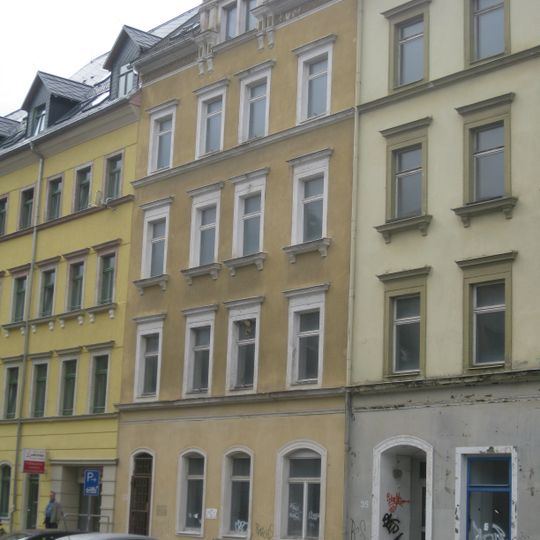 Mietshaus in geschlossener Bebauung Karl-Liebknecht-Straße 33