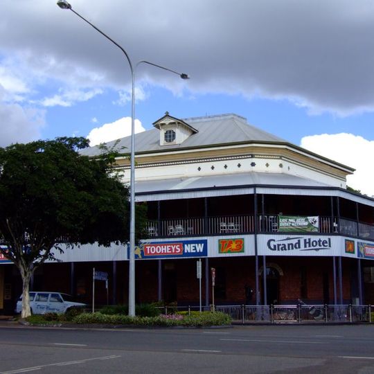 Grand Hotel, Childers