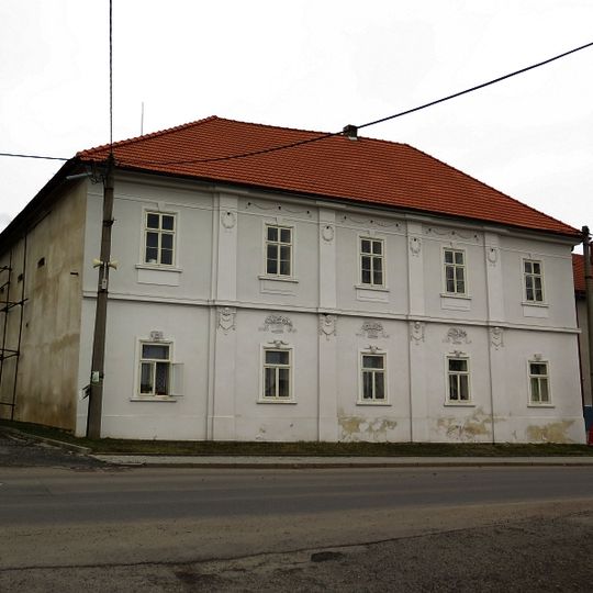 Zemědělský dvůr čp. 6