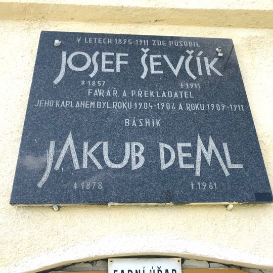 Pamětní deska Josefa Ševčíka a Jakuba Demla v Babicích