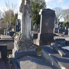 Grafmonument van de familie Donders