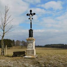 Kříž u silnice jižně od Rácova