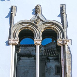 Janelas da frontaria do antigo palácio dos Sepúlvedas