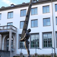 Herkules trägt den Obelisken