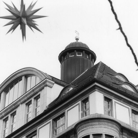 Wohn- und Geschäftshaus Neumarkt 31; 33