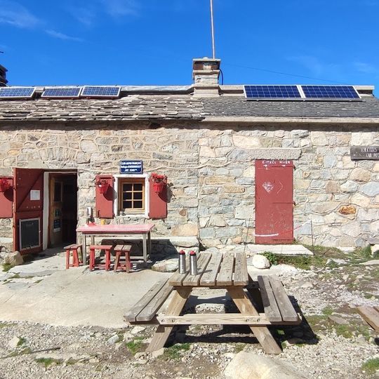 Aire de bivouac du refuge d'Arrémoulit