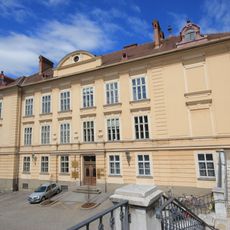 Schule, Kultur- und Vereinshaus