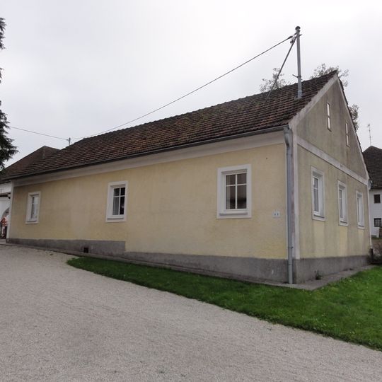 Pfarrheim, ehem. Mesnerhaus, ehem. Schule