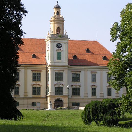 Prandau-Normann Castle
