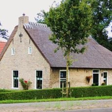 Arbeiderswoninkje onder rietkap