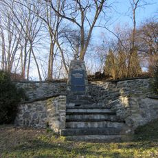 Pomník v Runářově na návsi