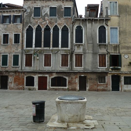 Palazzo Bernardo a San Silvestro