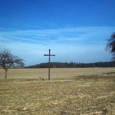 Kříž jihovýchodně od Korýtek