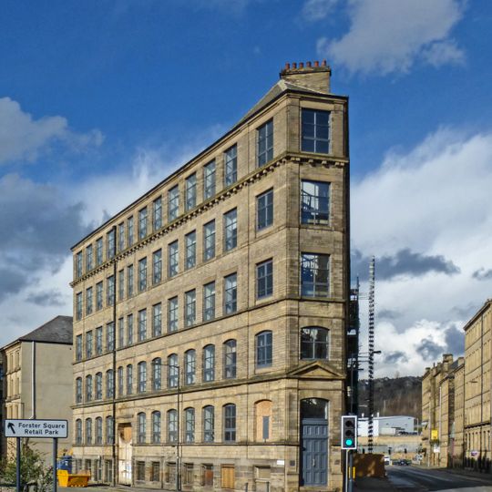 15 And 17, Canal Road