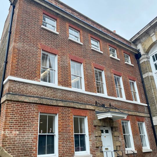 70, Wandsworth High Street Sw18