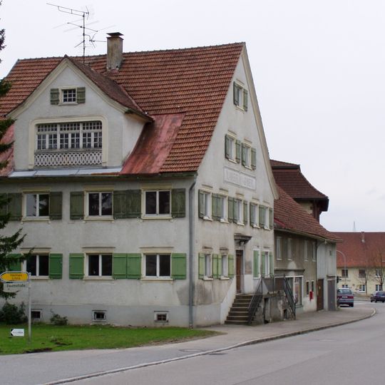 Wohn- und Geschäftshaus