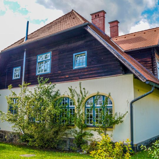 Villa/Landhaus, Umfriedung, Lehrerheim/ Bibliothek