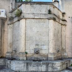 Fontaine du Cheval Rouge