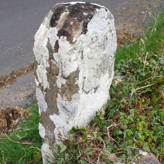 Guidestone, Aysgarth to Thoralby road