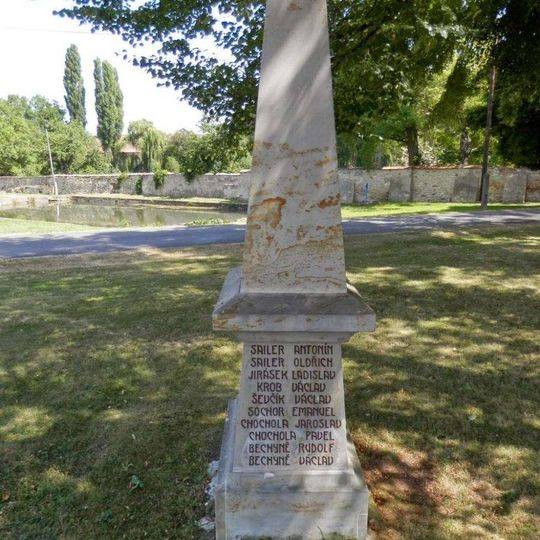 Pomník padlým v Toužetíně